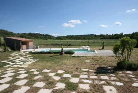 One level house in Roussillon, Luberon with swimming pool and view